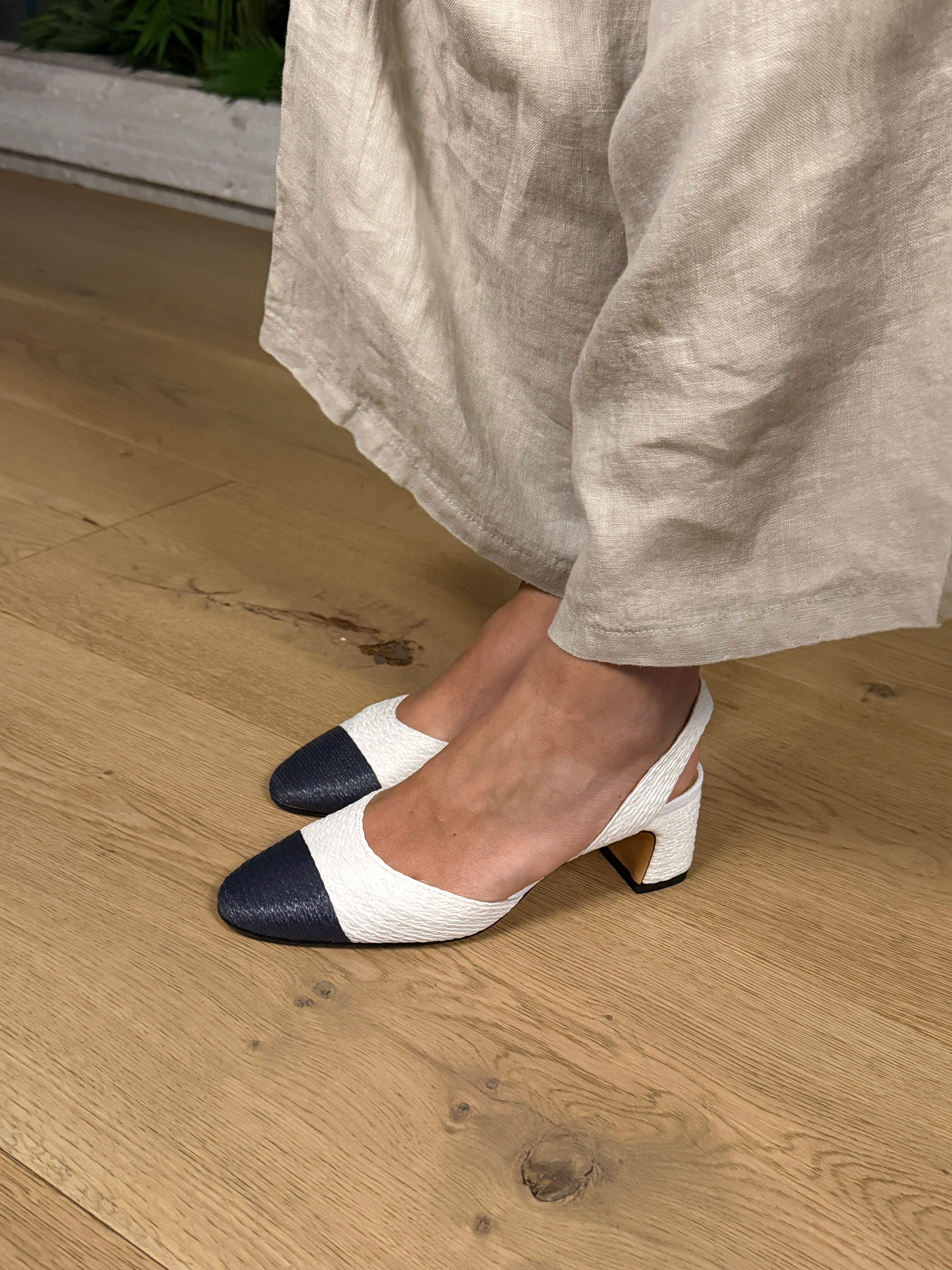 SLINGBACK CORINA