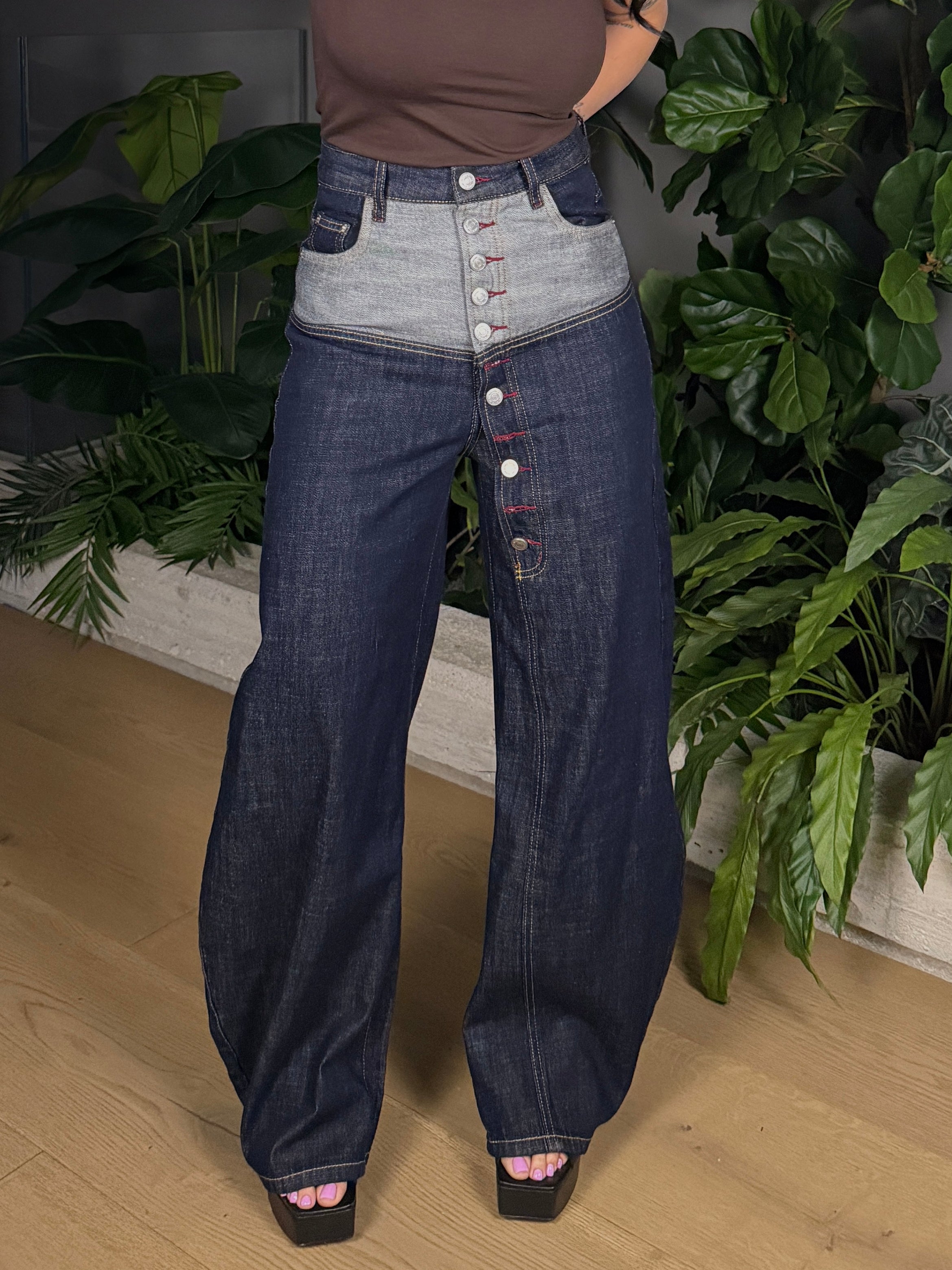 JEANS STUDIOS CON BOTTONI