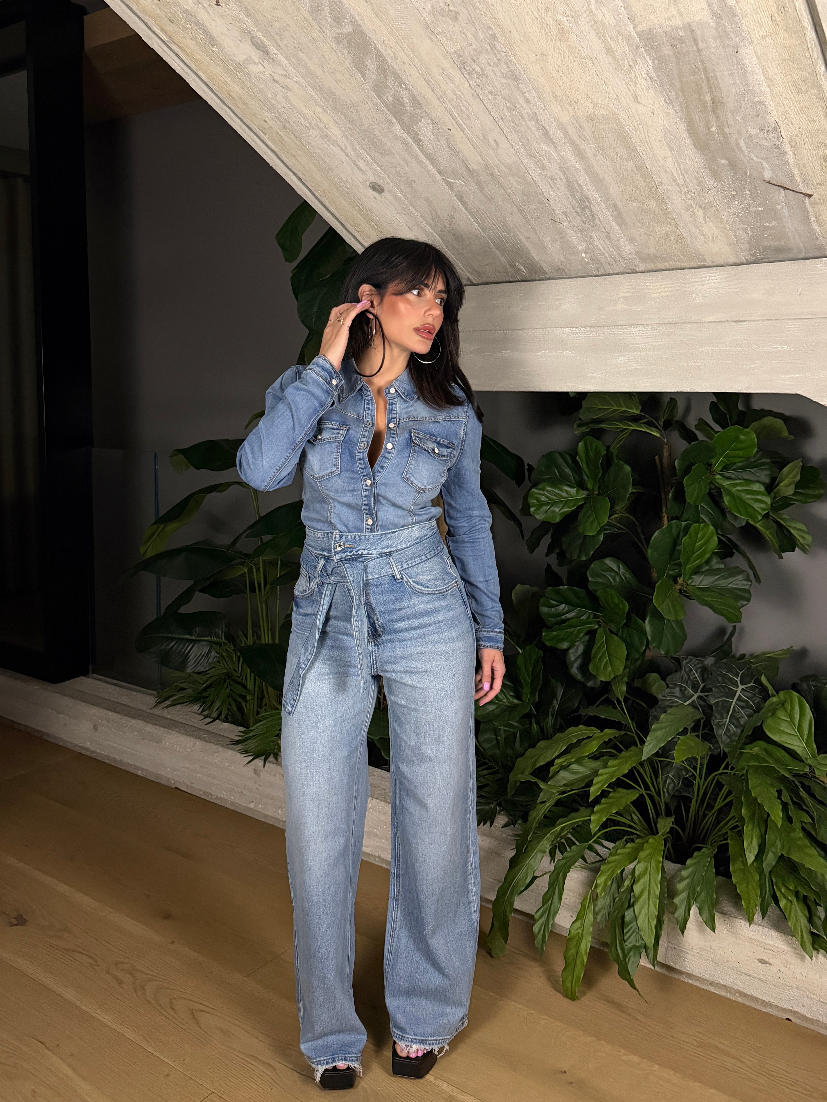 JEANS VITA ALTA CON RISVOLTA