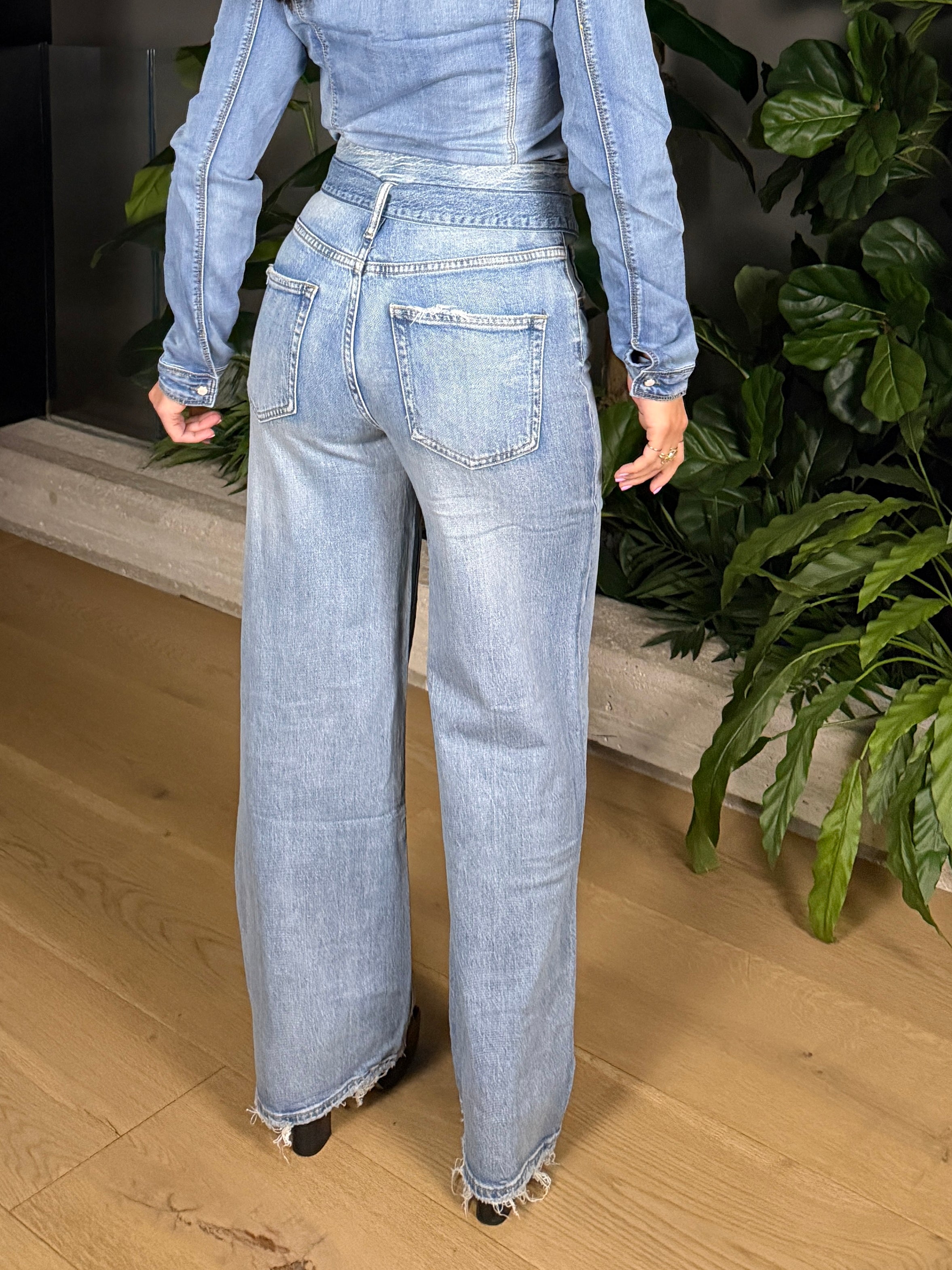 JEANS VITA ALTA CON RISVOLTA