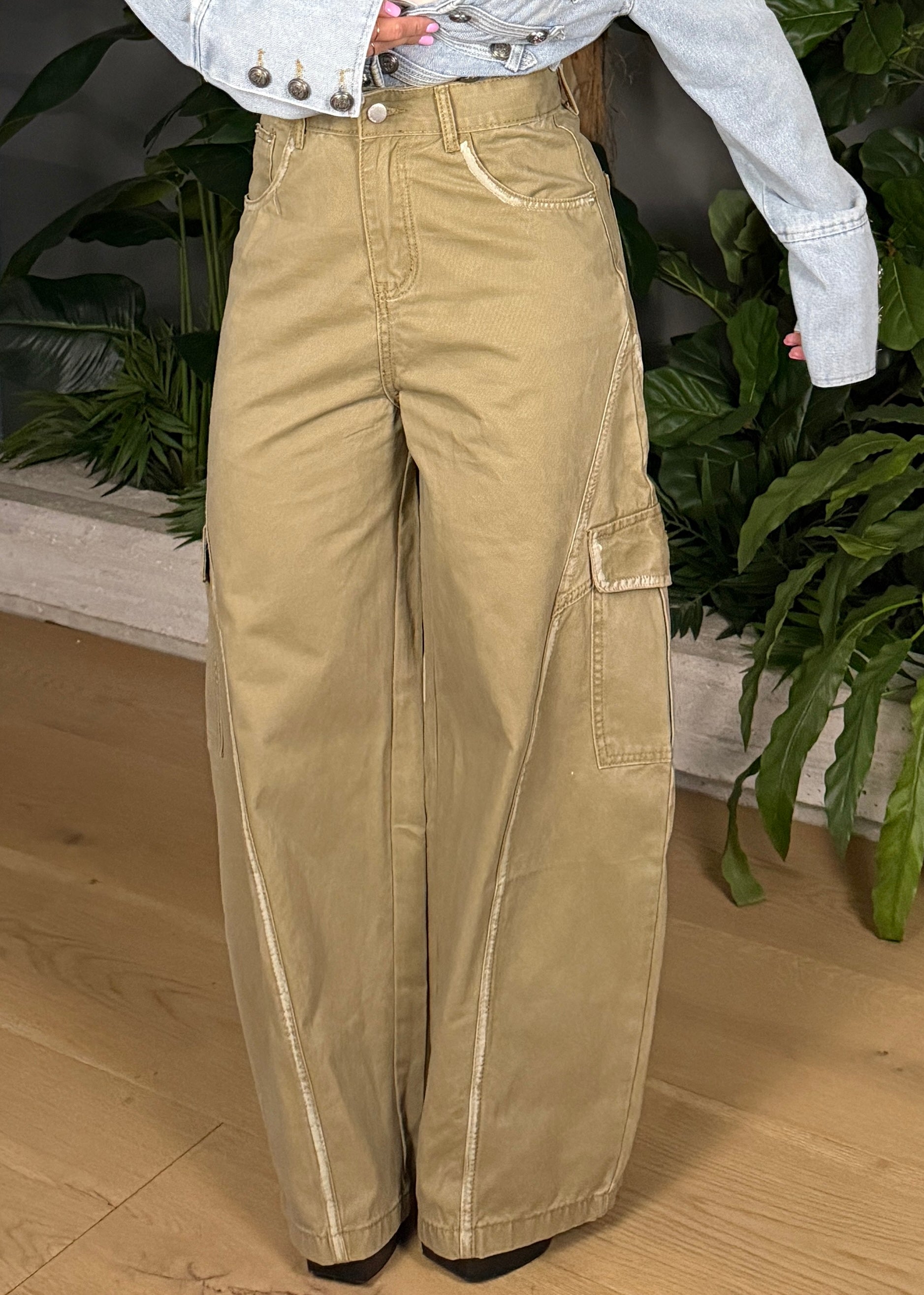 CARGO MUST BEIGE