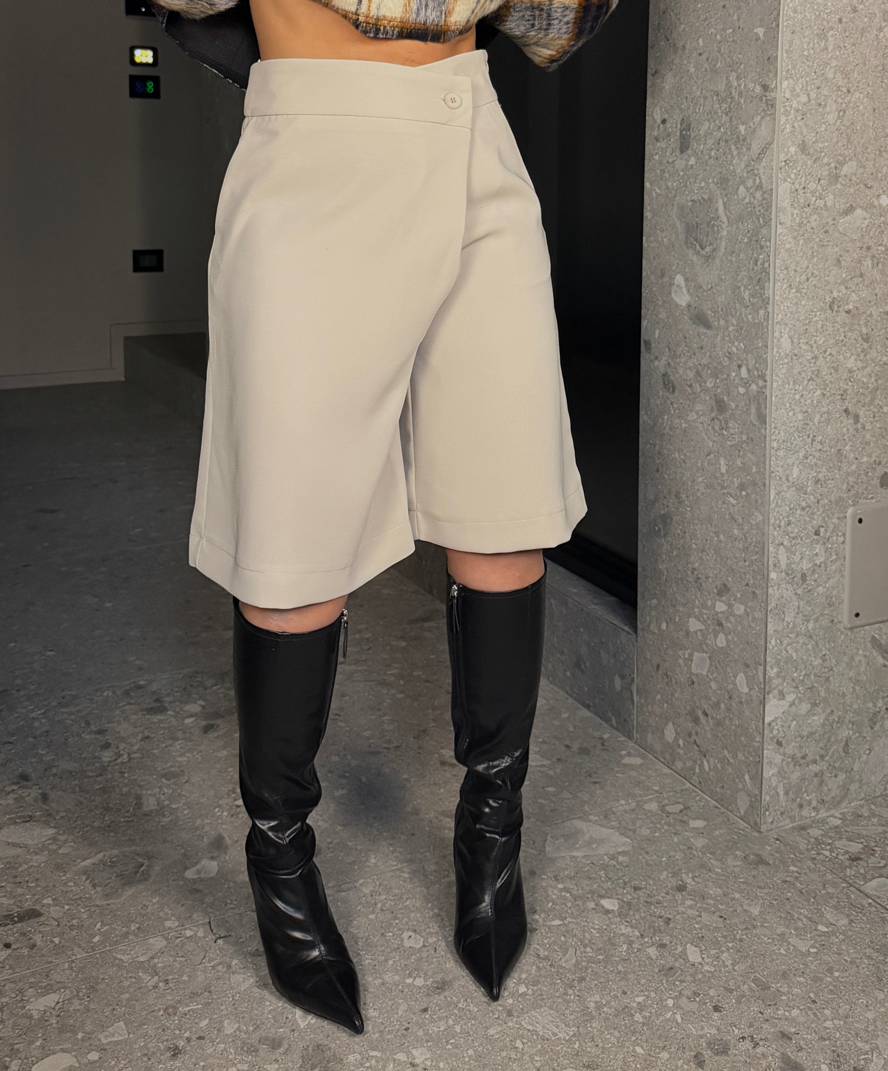 BERMUDA BOTTON TRANSVERSAL