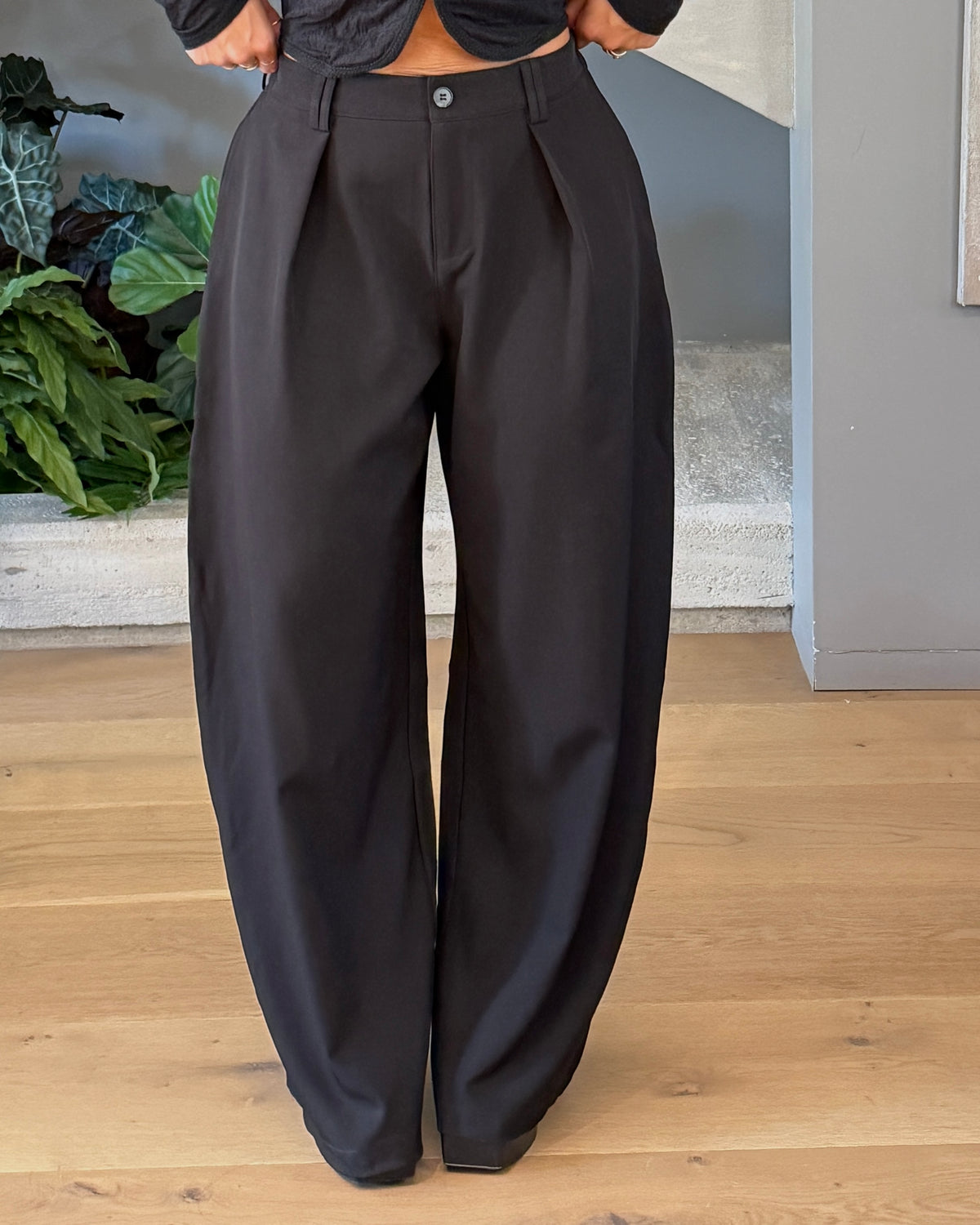 PANTALONE NERO CON ELASTICO