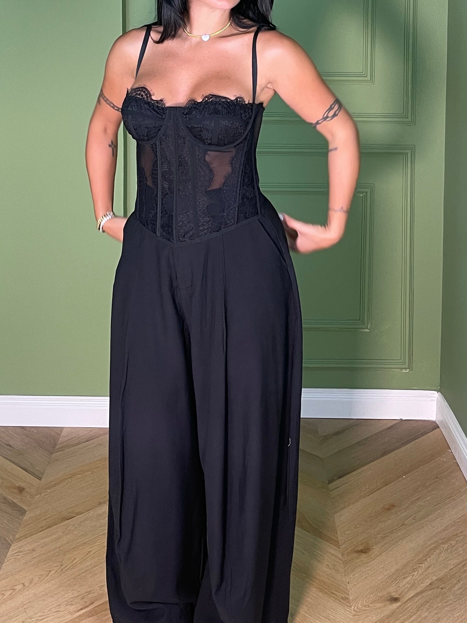 BUSTIER SEDUCTION