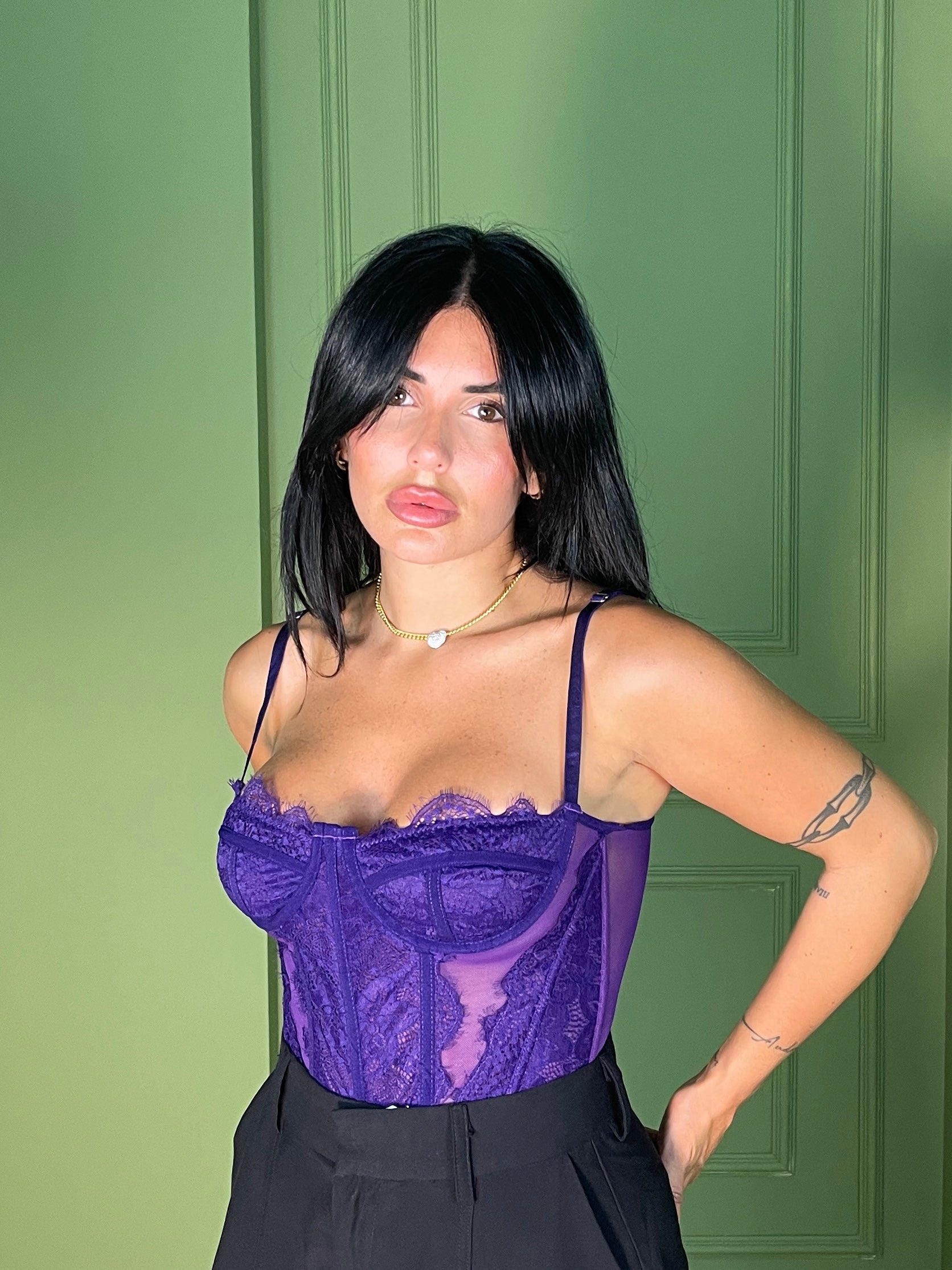 BUSTIER SEDUCTION