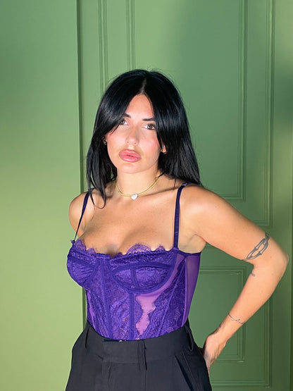 BUSTIER SEDUCTION