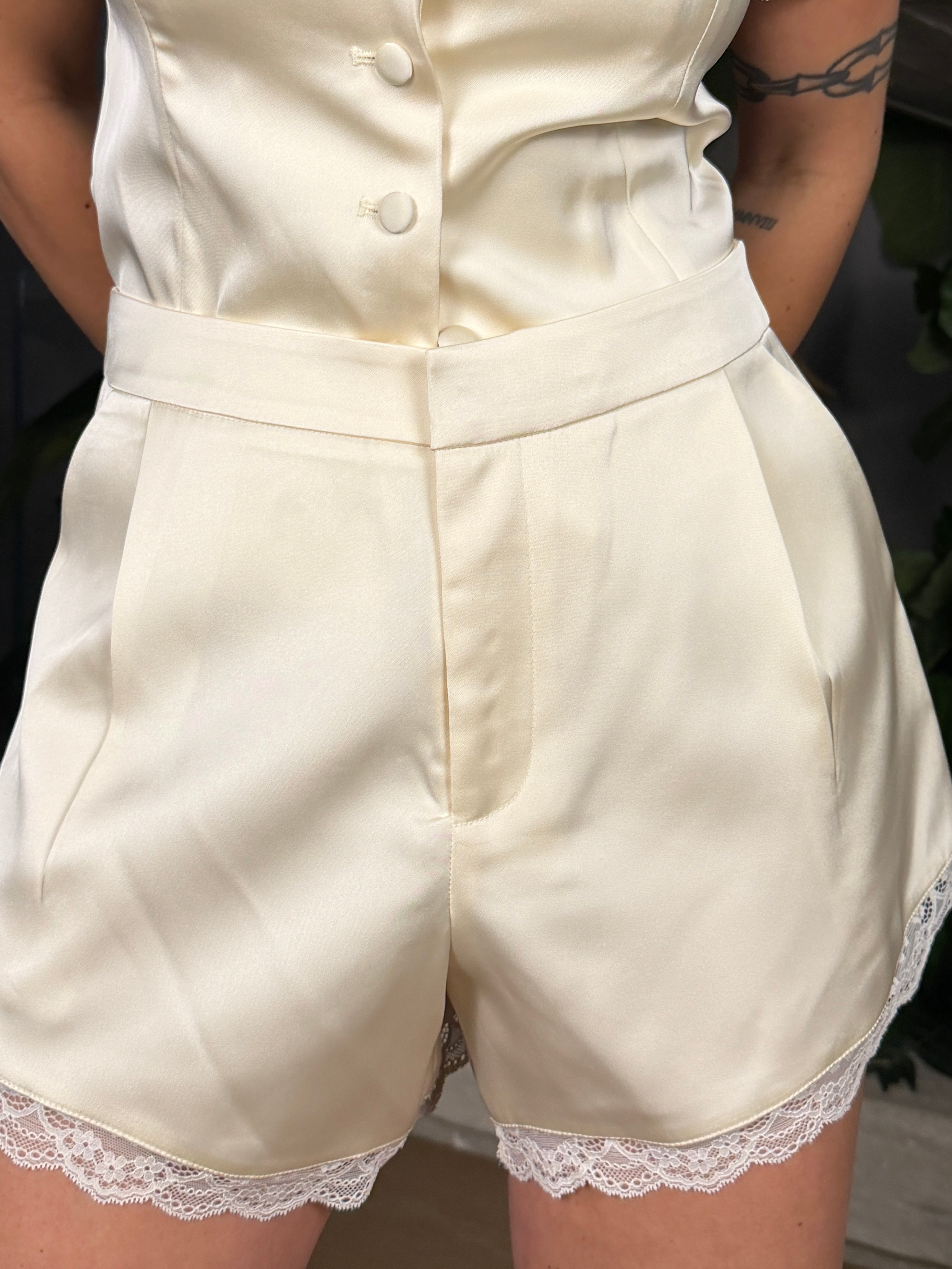SHORT SATIN FARA