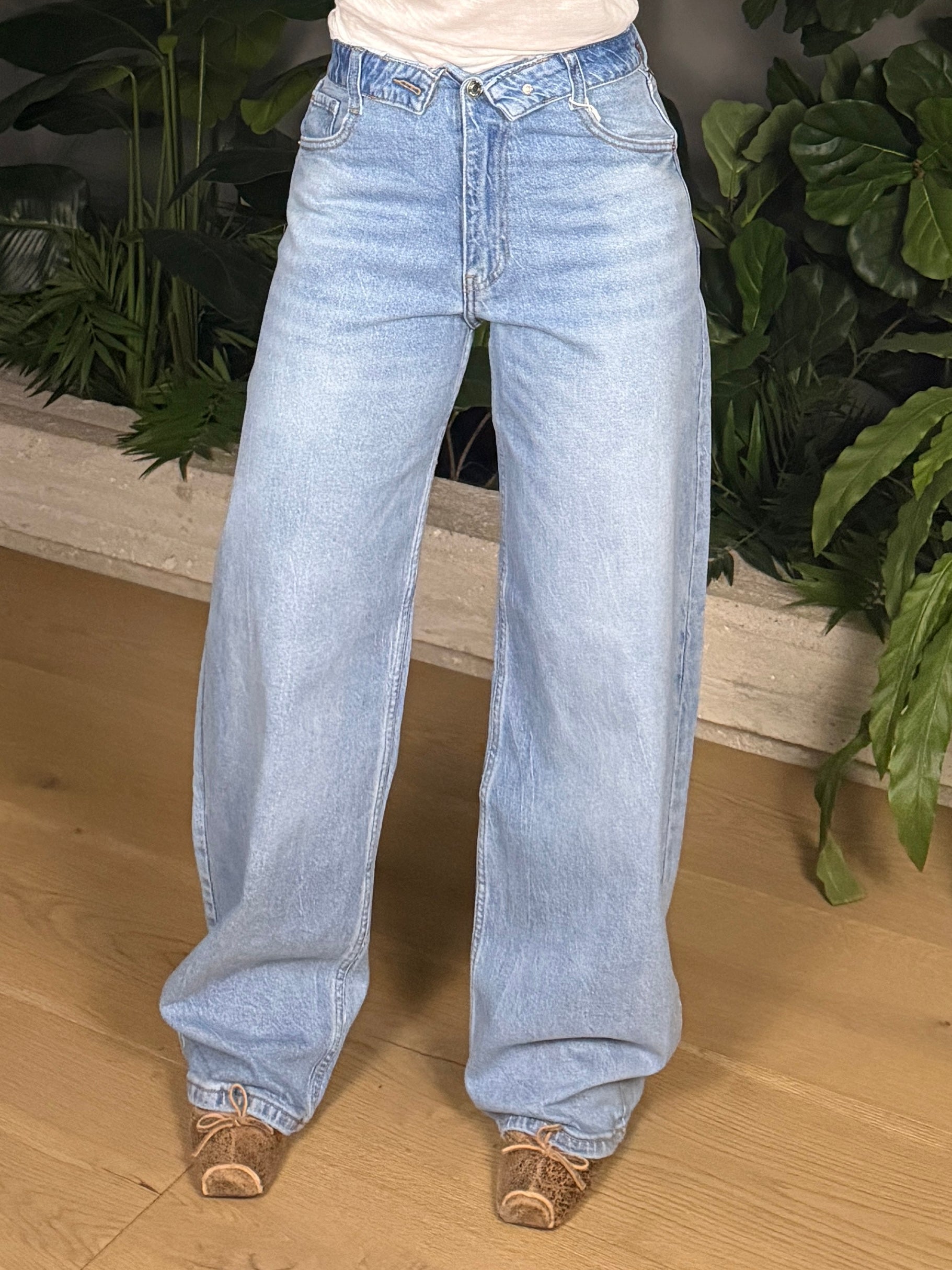JEANS CON BUSTINO SELENA