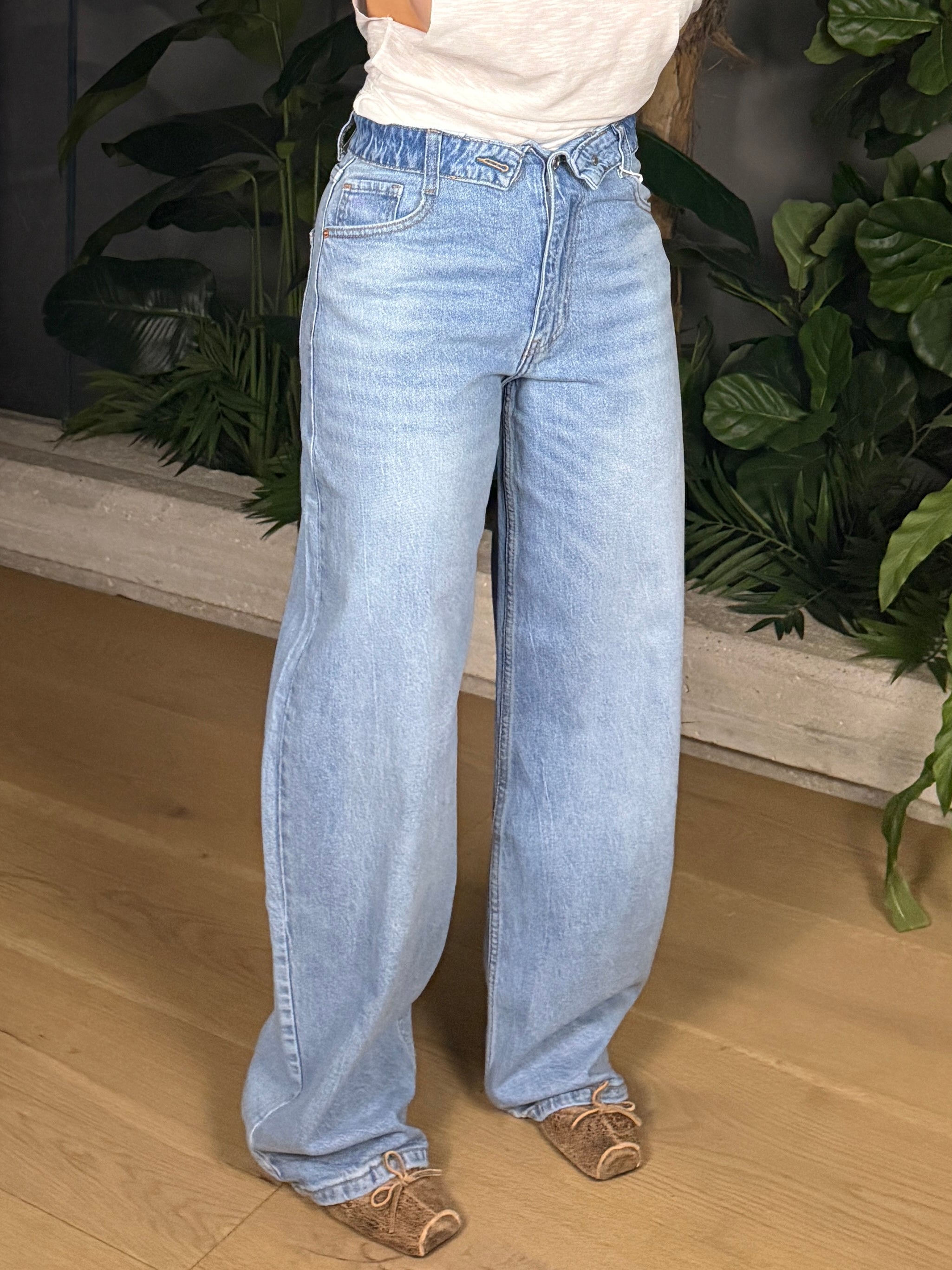 JEANS CON BUSTINO SELENA