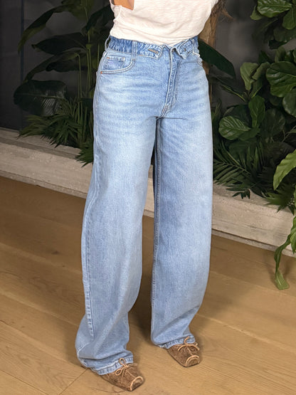 JEANS CON BUSTINO SELENA
